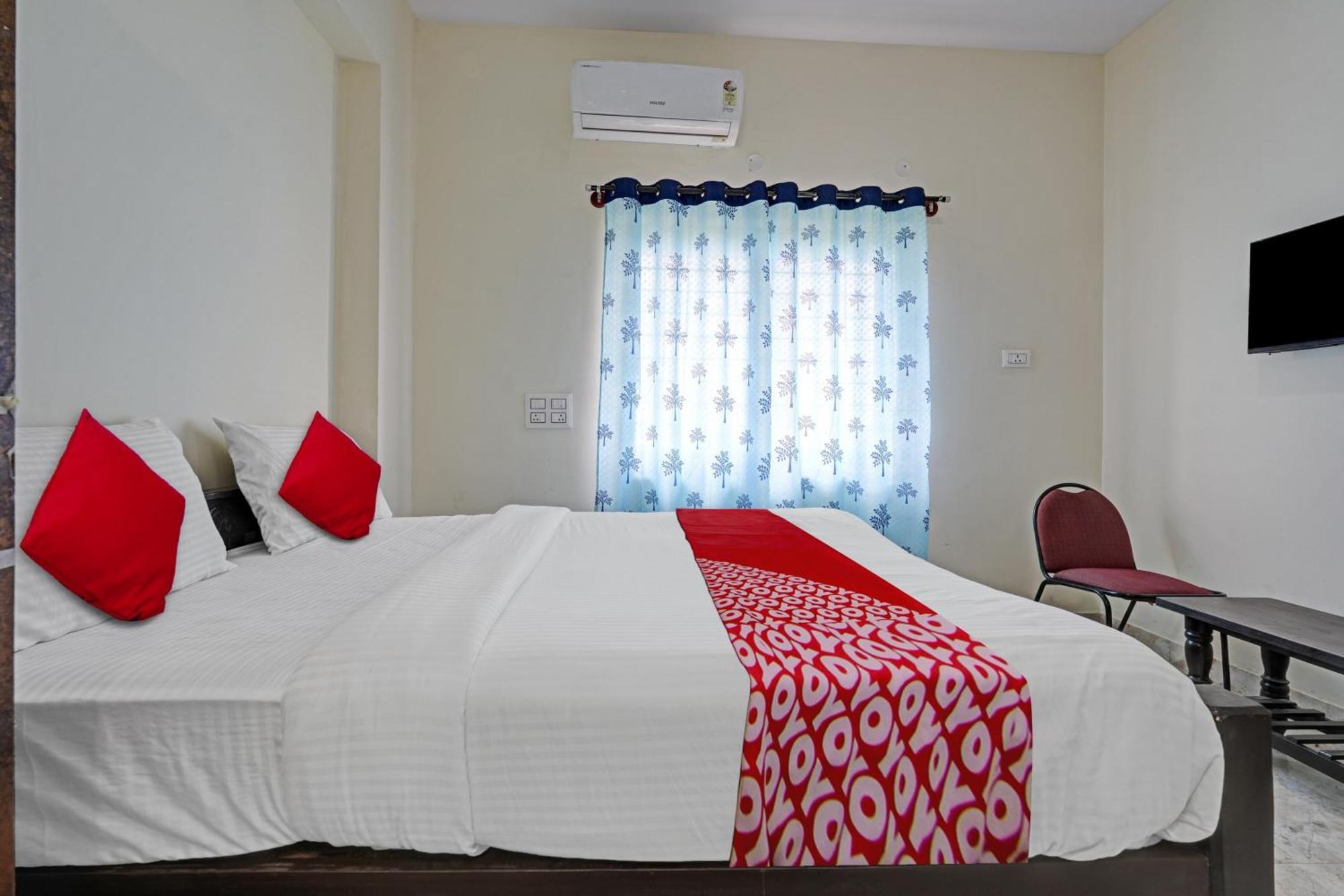 Hotel O Sri Chowdeshwari Boarding And Lodging Tavarikere Kültér fotó