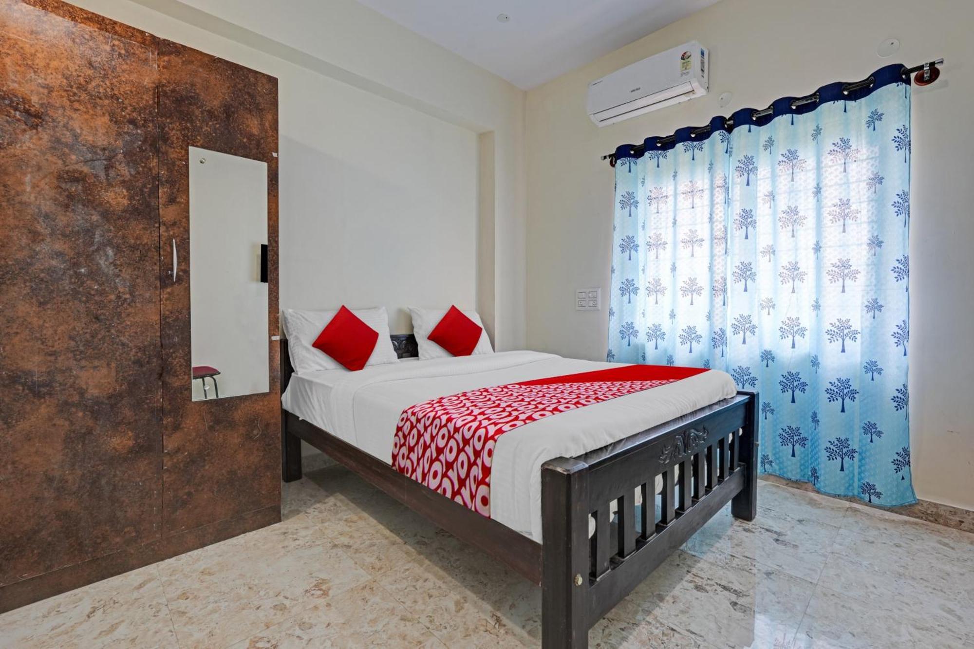 Hotel O Sri Chowdeshwari Boarding And Lodging Tavarikere Kültér fotó