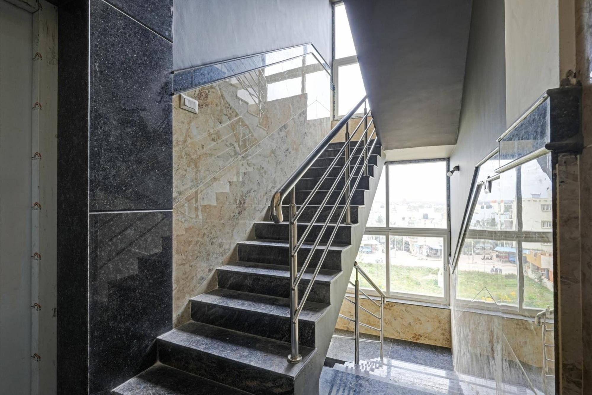 Hotel O Sri Chowdeshwari Boarding And Lodging Tavarikere Kültér fotó